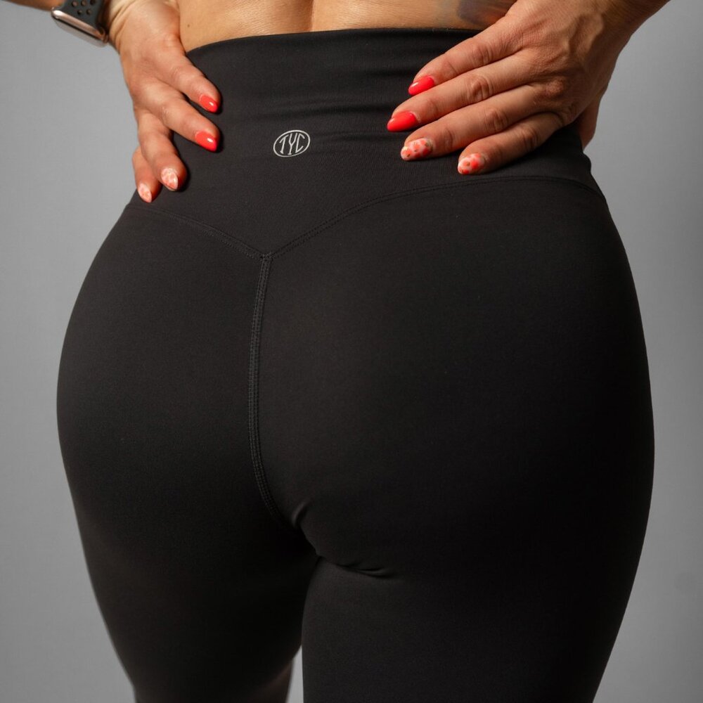 NEW Effortless Classic Capris- Black